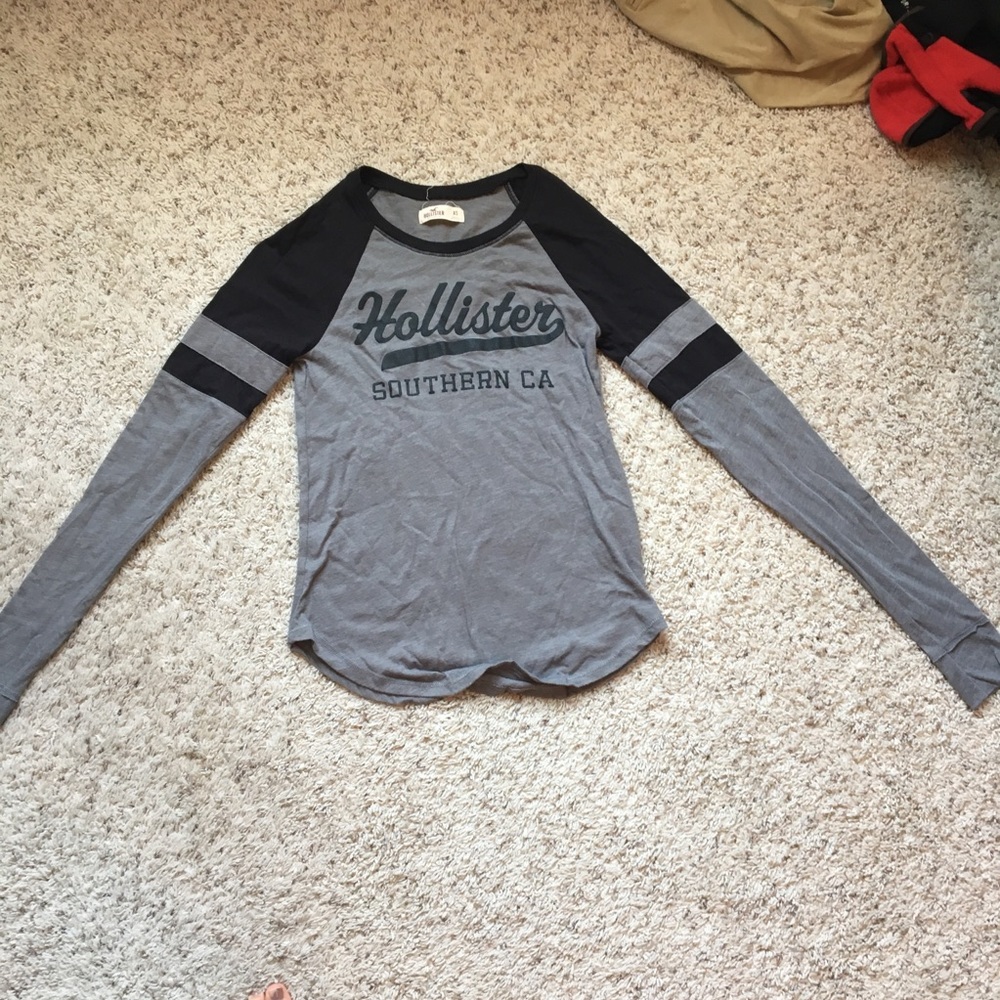 NWOT Hollister black & grey lng sleeve size XS